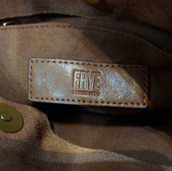 Frye Leather Side Pocket Shoulder Bag Great Condition - Picture 11 of 12